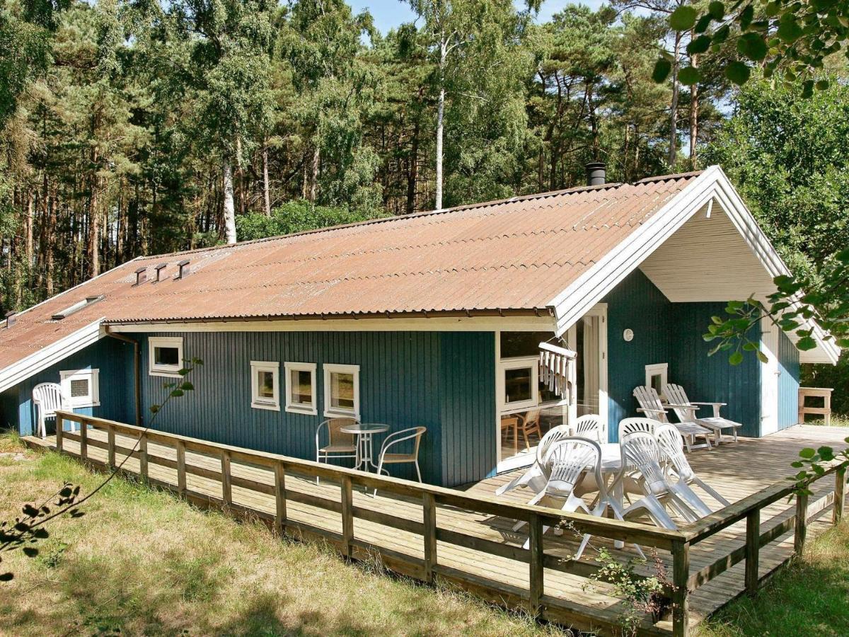 8 Person Holiday Home In Nex Vester Somarken Extérieur photo